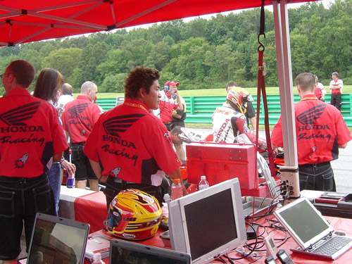 [Image: pits1-m.jpg]