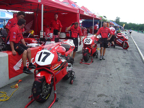 [Image: pits3-m.jpg]