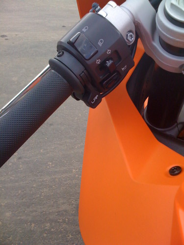 [Image: lefthandlebar.jpg]