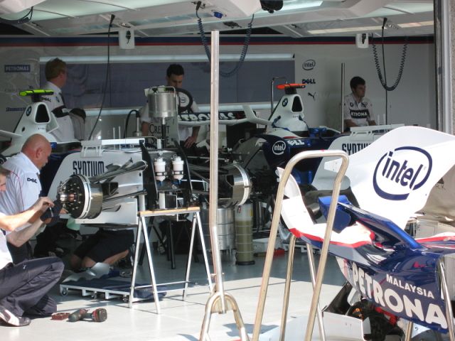 [Image: bmwsauberpit.jpg]