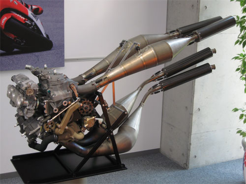 [Image: nsr500engine.jpg]