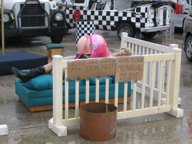 [Image: annanicole.jpg]